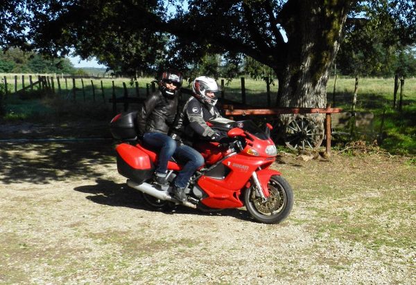 2 motards à la Ferme de Balme